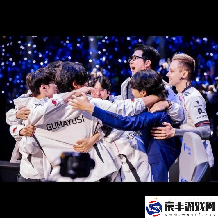 TRoach教练发布EWC和S赛夺冠图