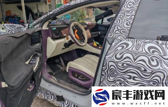 比亚迪首款百万级轿车仰望U7内饰曝光！延续U8设计