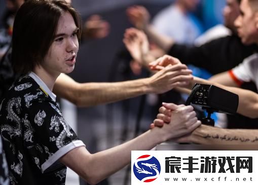 17岁俄国毛孩-CSGO界的狂澜巨兽：讽刺背后谁在突破极限