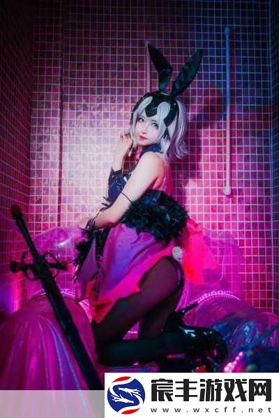 巴西辣妹惊艳COS兔女郎初音-胶衣网袜引爆手游圈潮流！