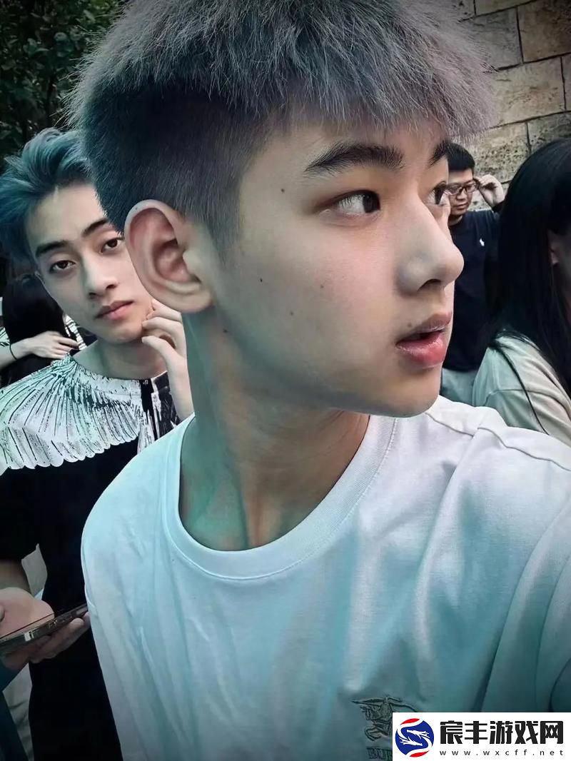 嘿2023看那彩虹男孩！