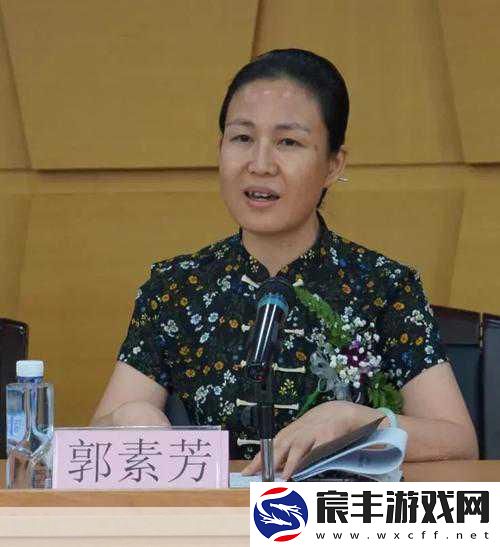 赵丽雅正搭公交车准备回家-赵丽雅正乘公交车-满怀期待地踏上归家之路