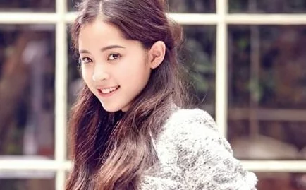 探讨美女被羞羞视频背后的心理与社会影响揭示其流行原因