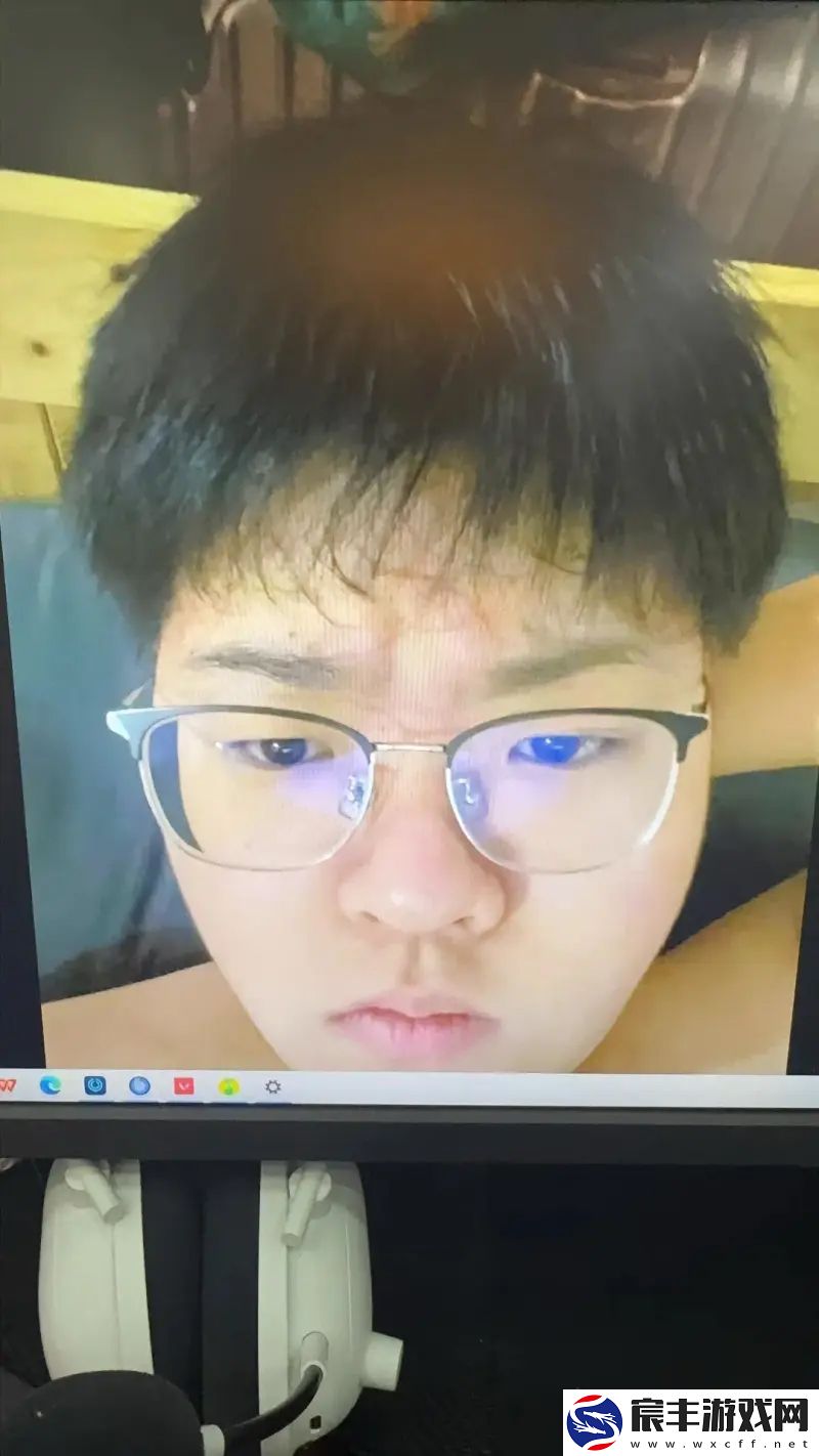Haodong晒桌面壁纸为CHICHOO：每天与猛虎对视十分钟