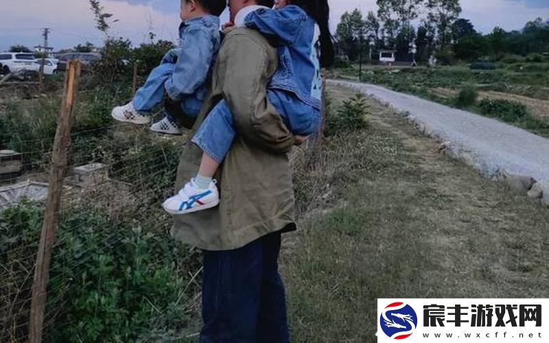 父亲开了两个女儿的包爸爸开小女儿包